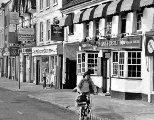 Elephant & Castle, Bridge Street