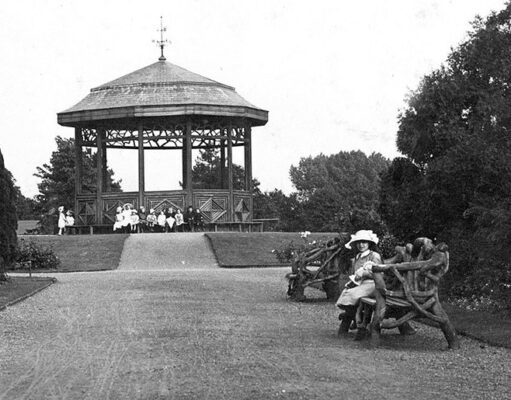 Bandstand in Central Park (1913)