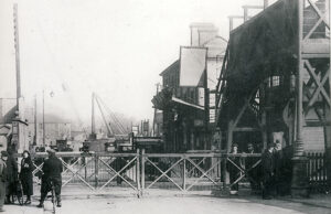 Great Eastern Level Crossing