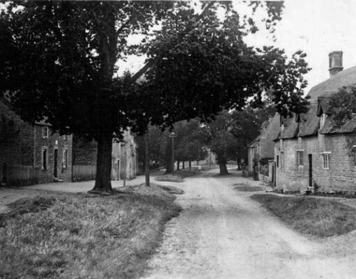 Middle Street, Elton