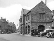 Oundle – Cars on Market Place