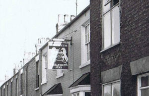 Wheelwright Arms, Eastfield Road (1970s)